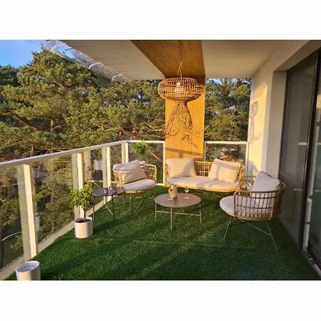 Balcony Z Parkingiem I Rowerami