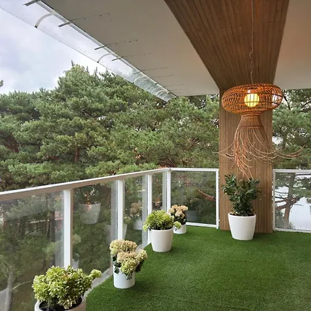 Balcony Z Parkingiem I Rowerami アパート